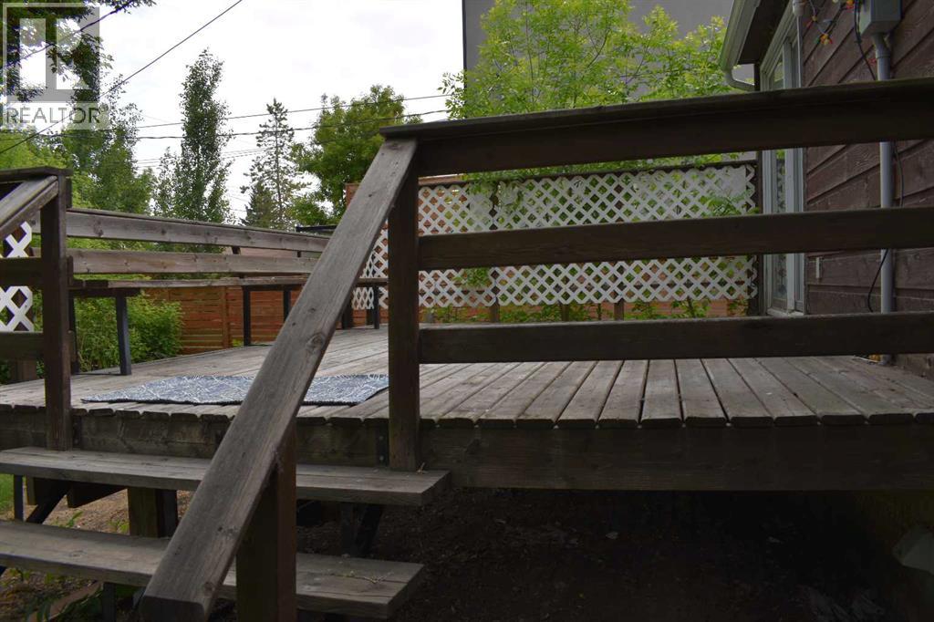 Single Family House for Sale in   Avenue NW Bowness Calgary 