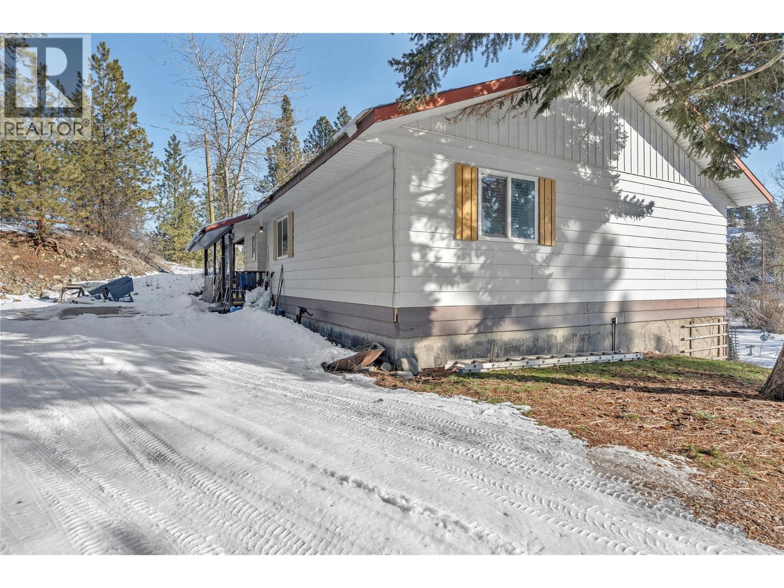 822 Belfort Road, Princeton