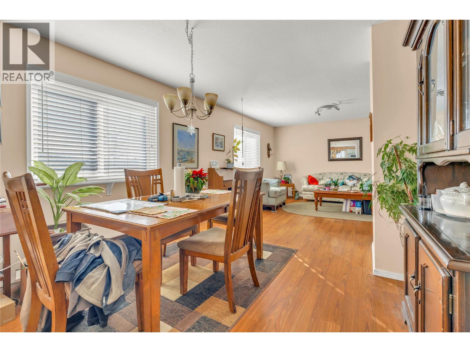 822 Belfort Road, Princeton