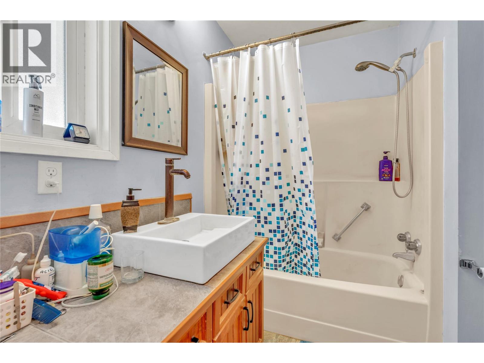 822 Belfort Road, Princeton