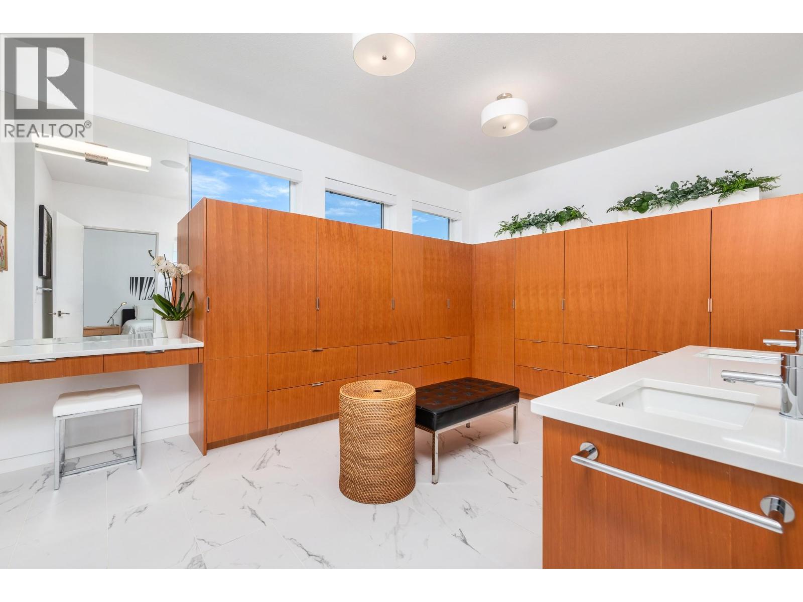 7934 Graystone Drive, Coldstream