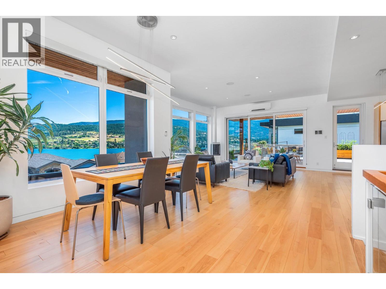 7934 Graystone Drive, Coldstream