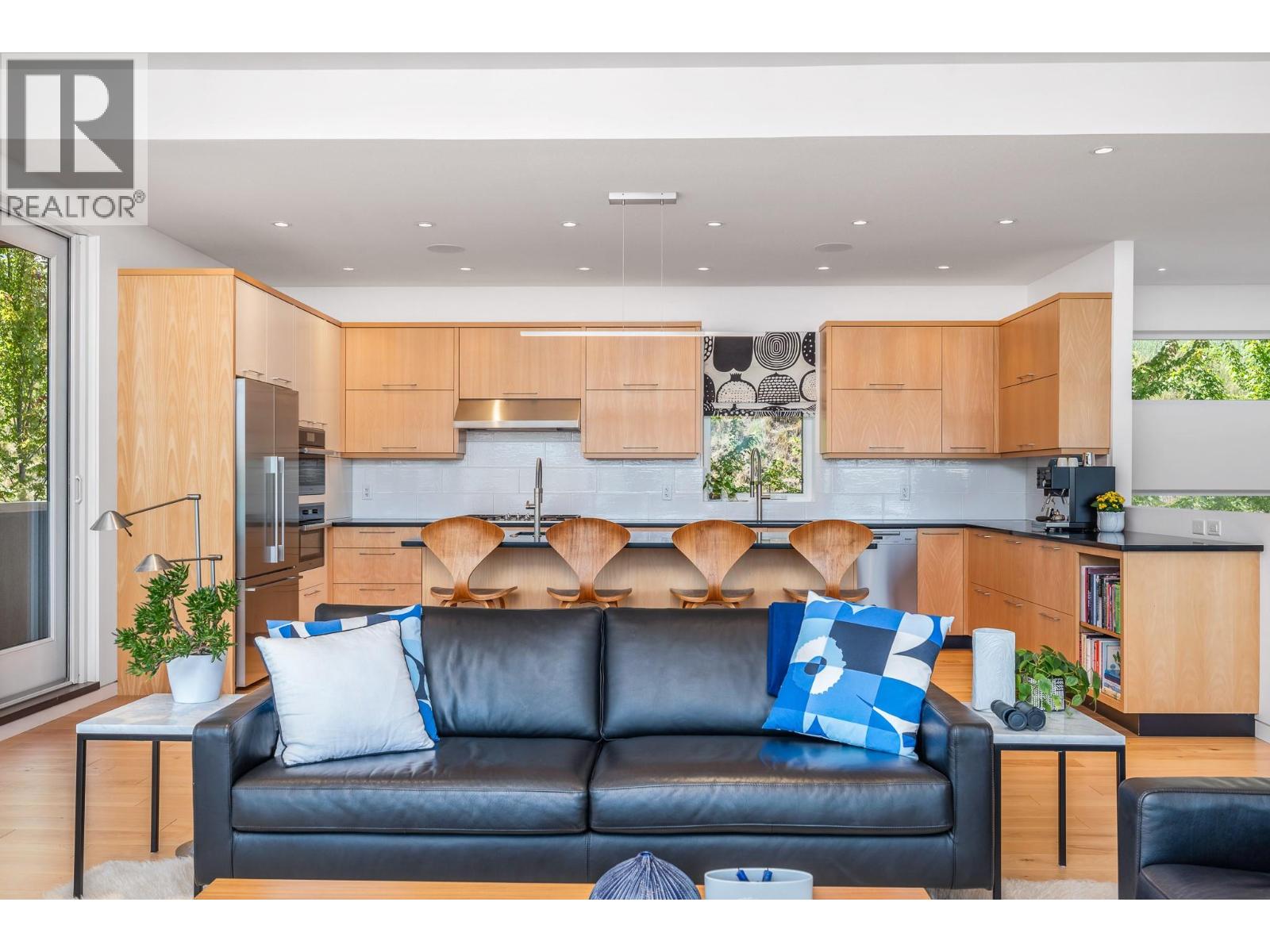 7934 Graystone Drive, Coldstream