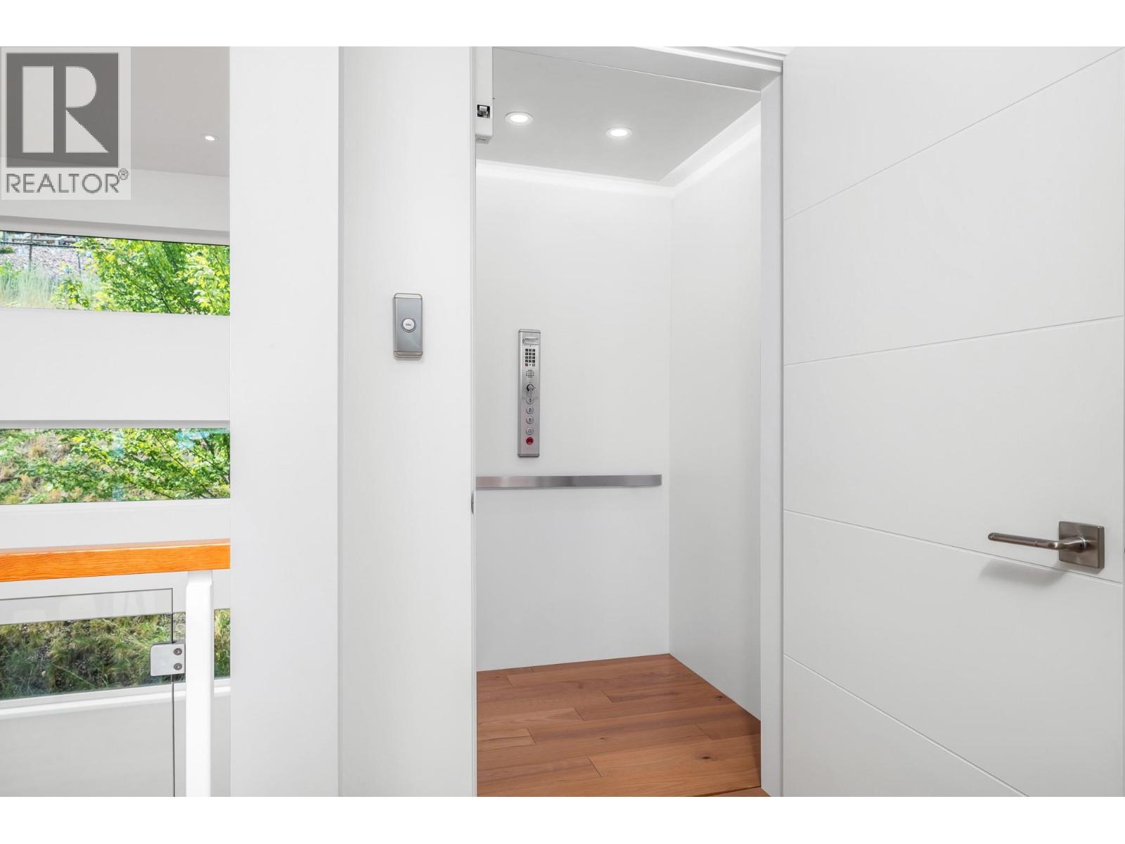 7934 Graystone Drive, Coldstream