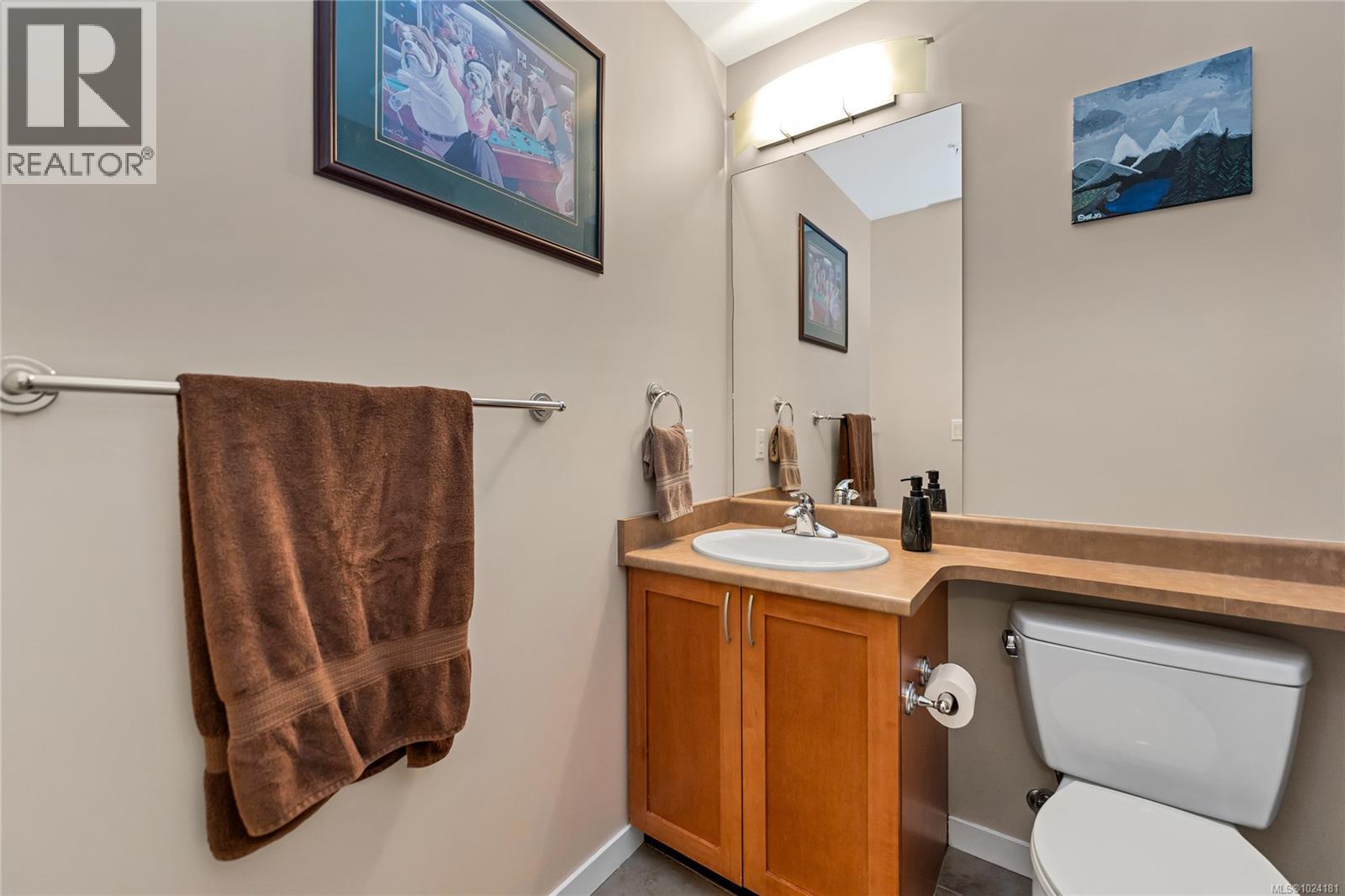 207 627 Brookside Rd, Colwood