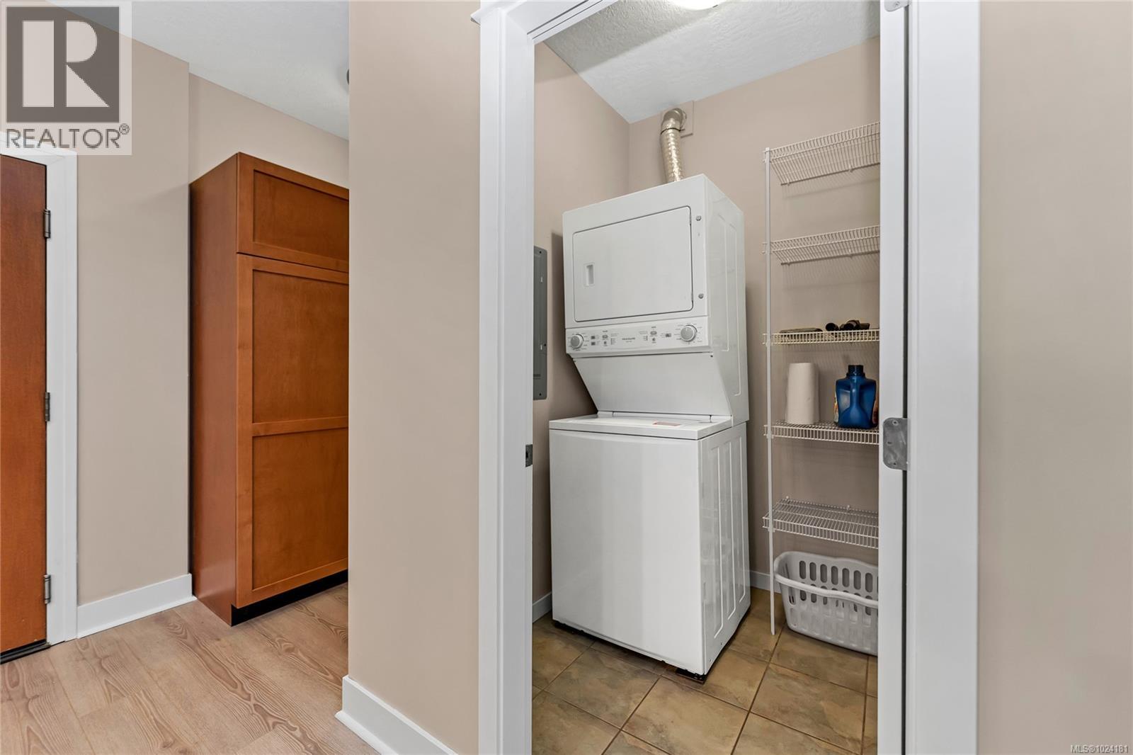 207 627 Brookside Rd, Colwood