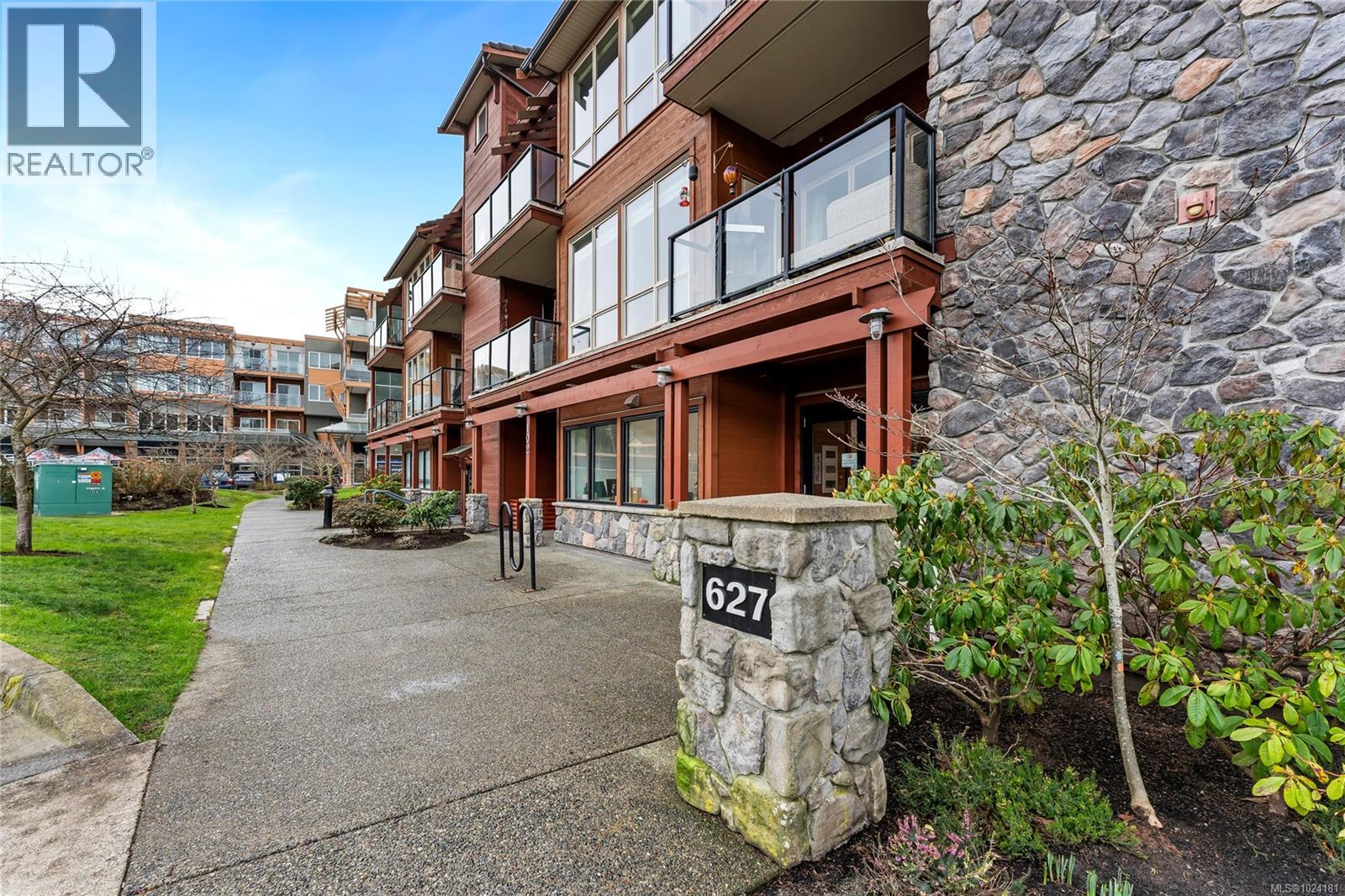 207 627 Brookside Rd, Colwood