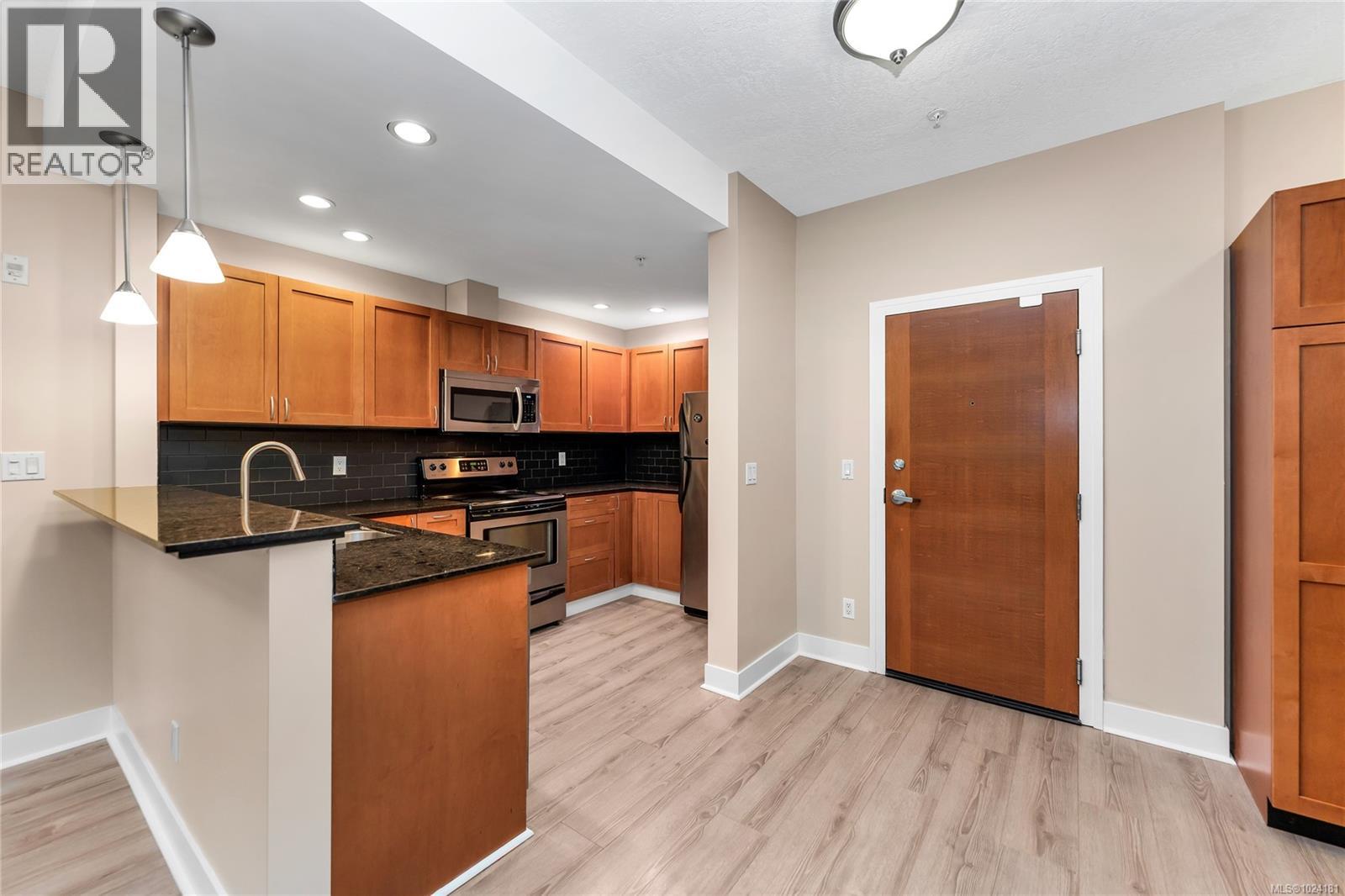 207 627 Brookside Rd, Colwood