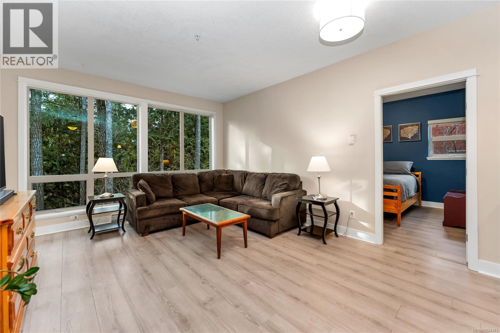 207 627 Brookside Rd, Colwood