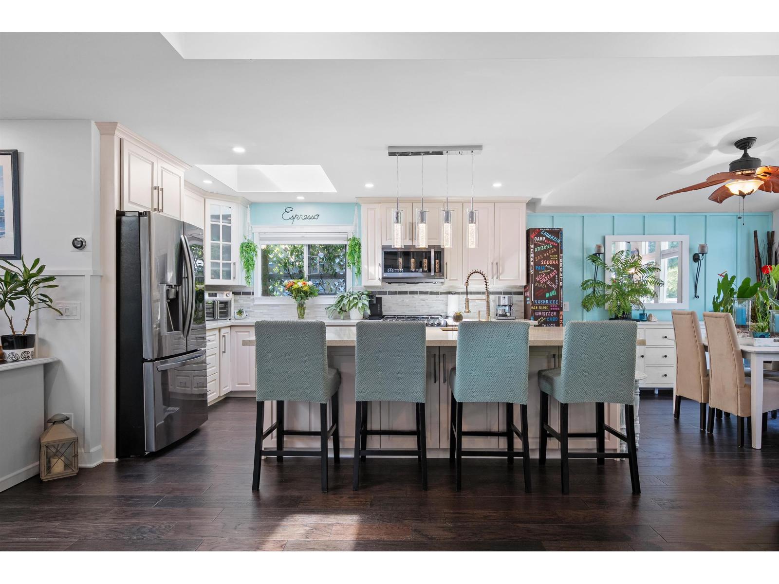 281 1840 160 Street - photo 2