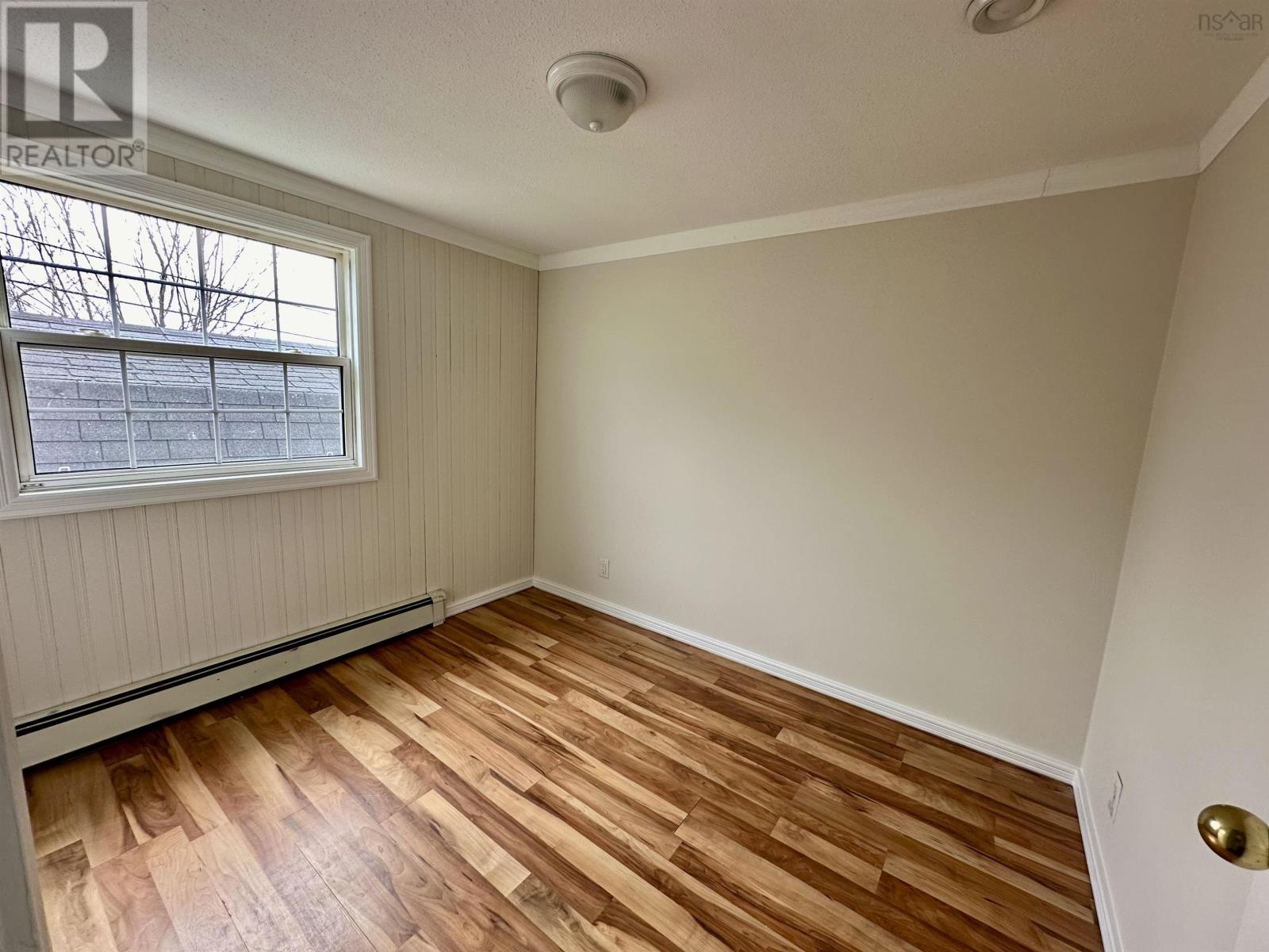 Property 12 of 26 of 43 Oak Crescent