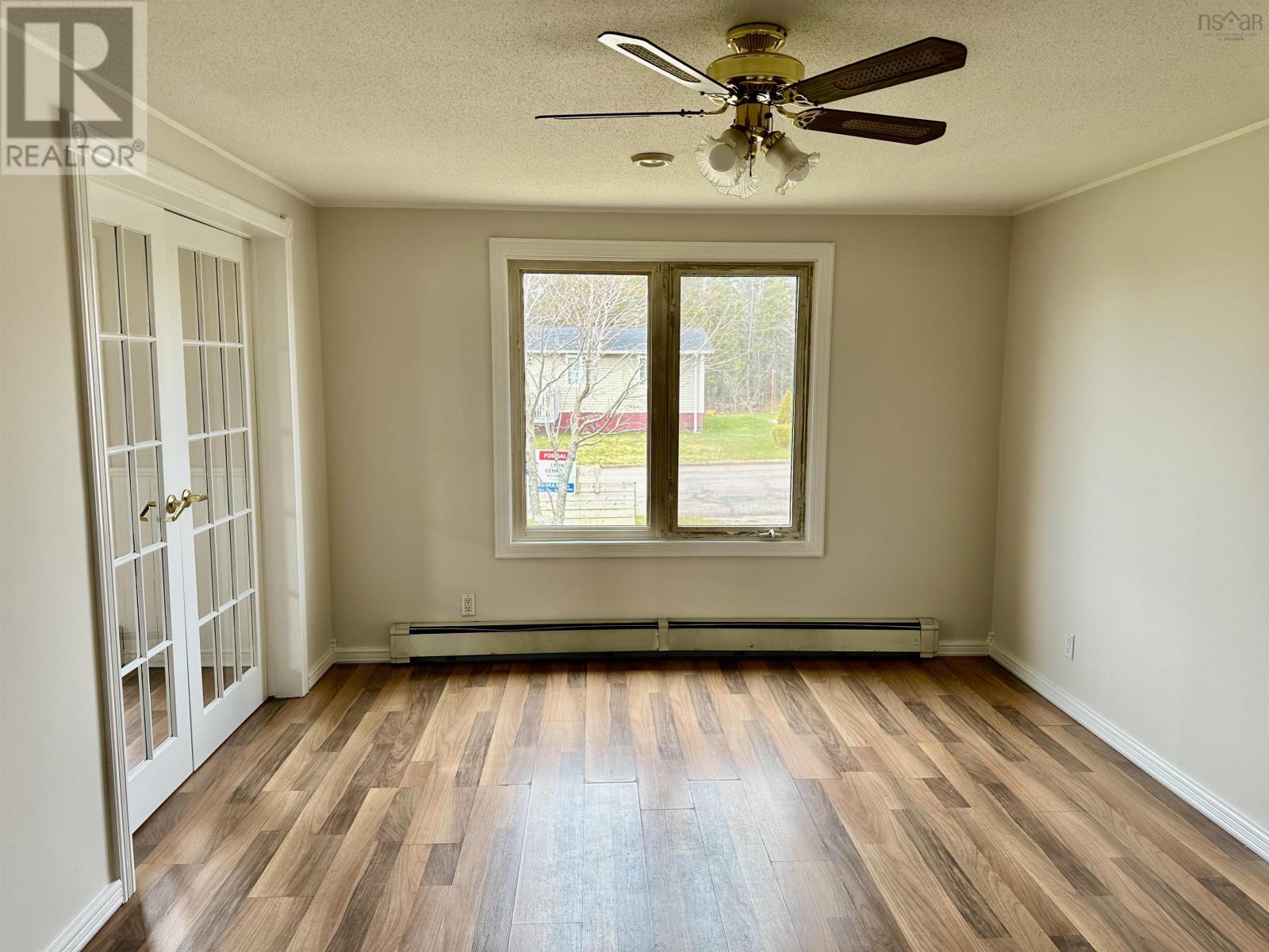 Property 8 of 26 of 43 Oak Crescent