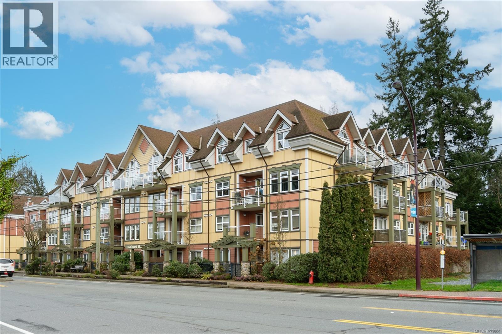 #306 663 Goldstream Ave - 21