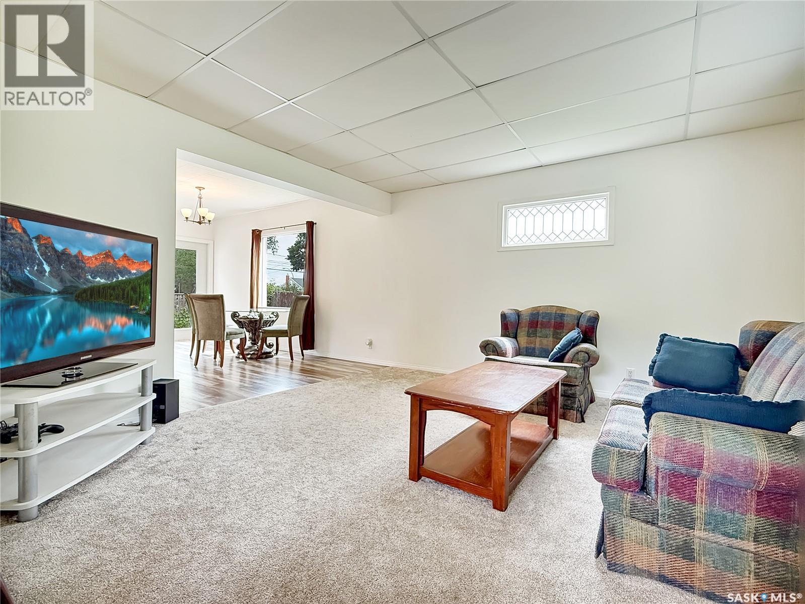 Single Family House 2 Level for Sale in  th AVENUE NW Swift Current 