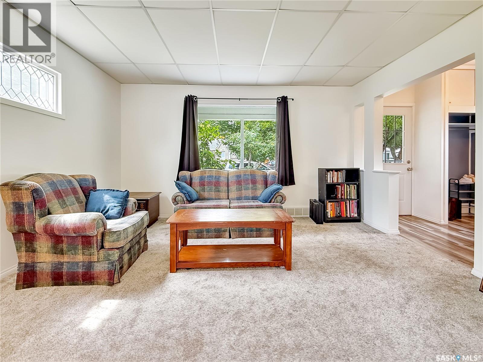 Single Family House 2 Level for Sale in  th AVENUE NW Swift Current 