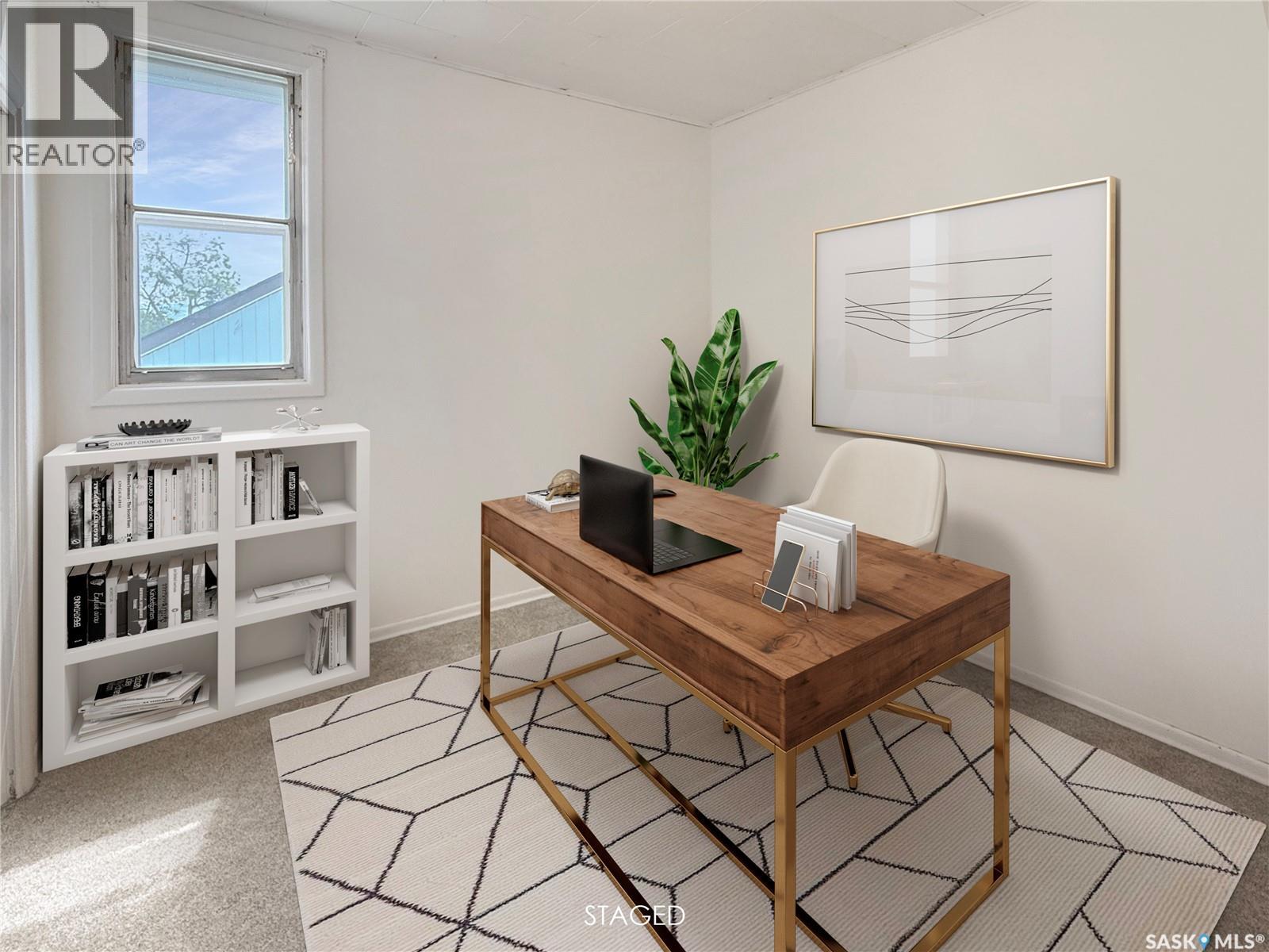 Single Family House 2 Level for Sale in  th AVENUE NW Swift Current 