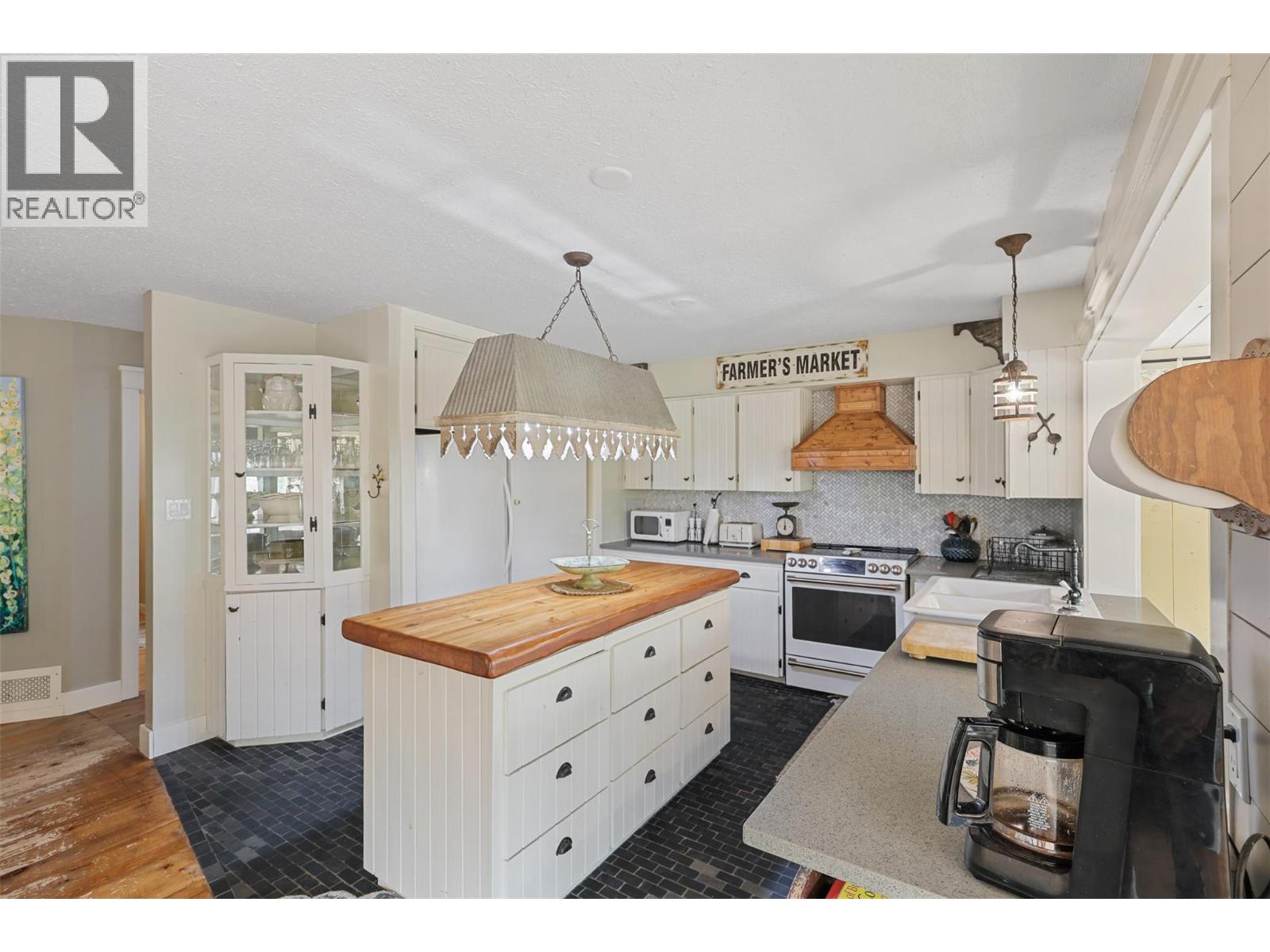 1580 Monte Creek Road, Kamloops