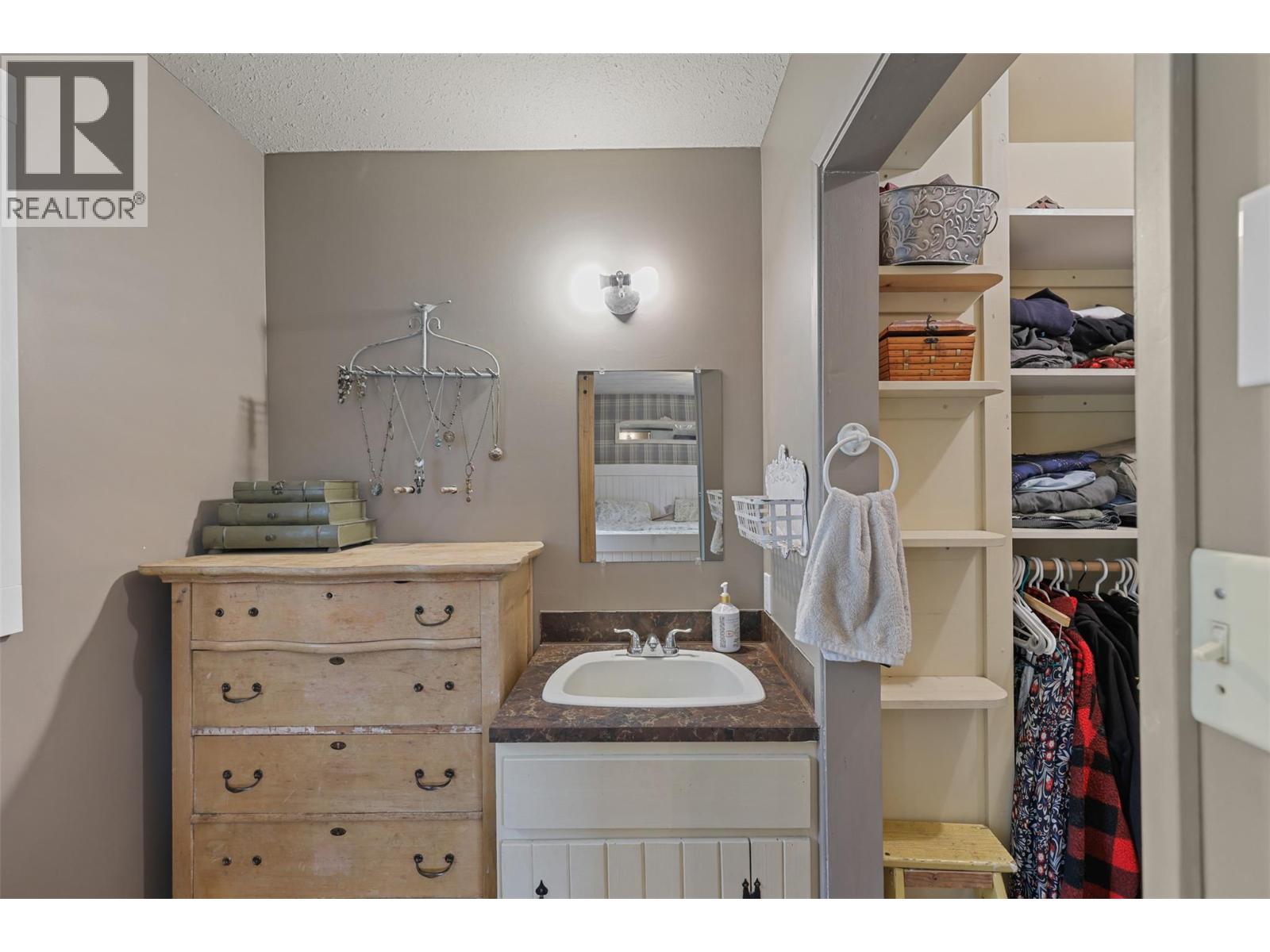 1580 Monte Creek Road, Kamloops