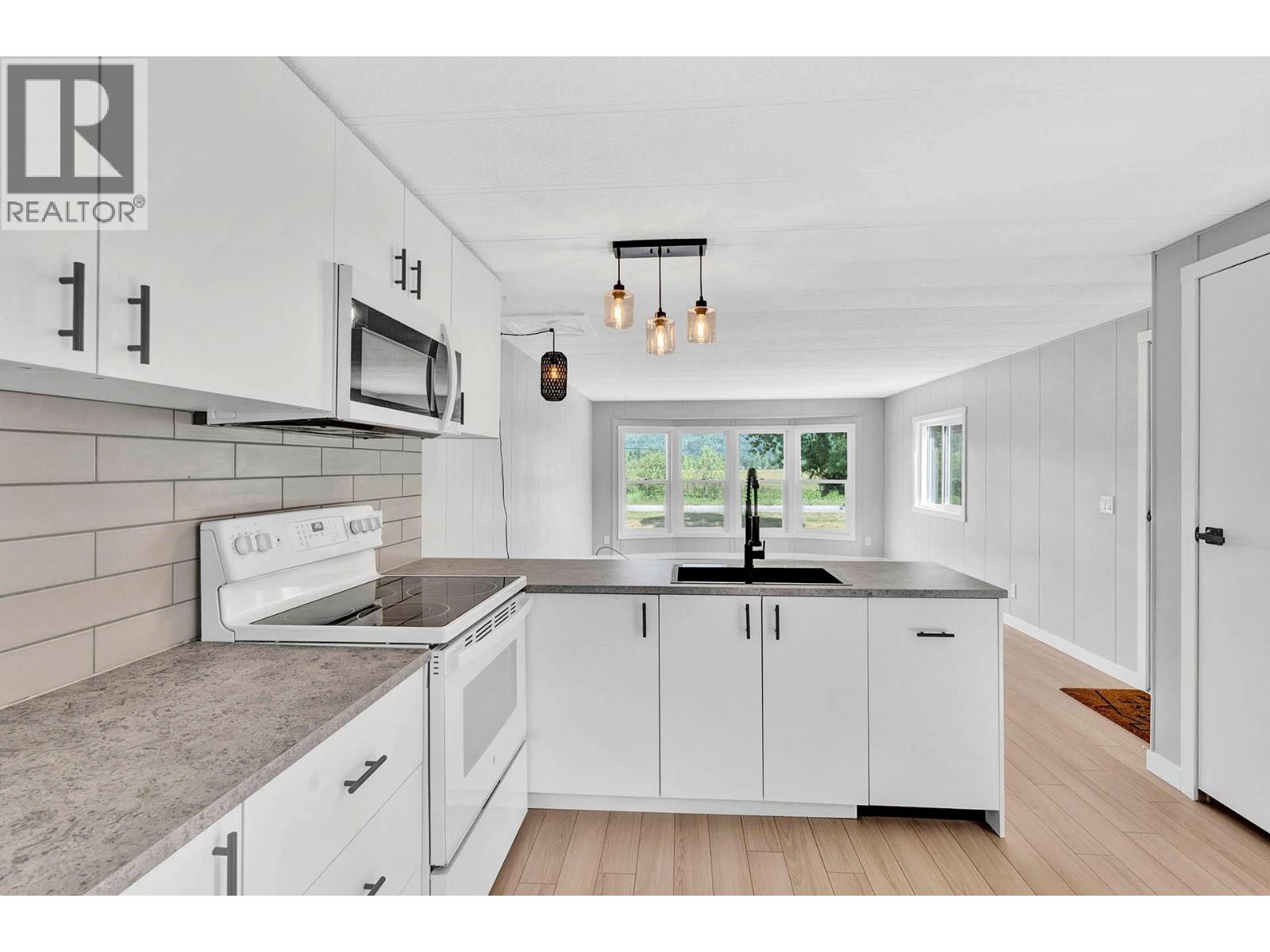 #14 851 OLD NORTH THOMPSON Highway - 8