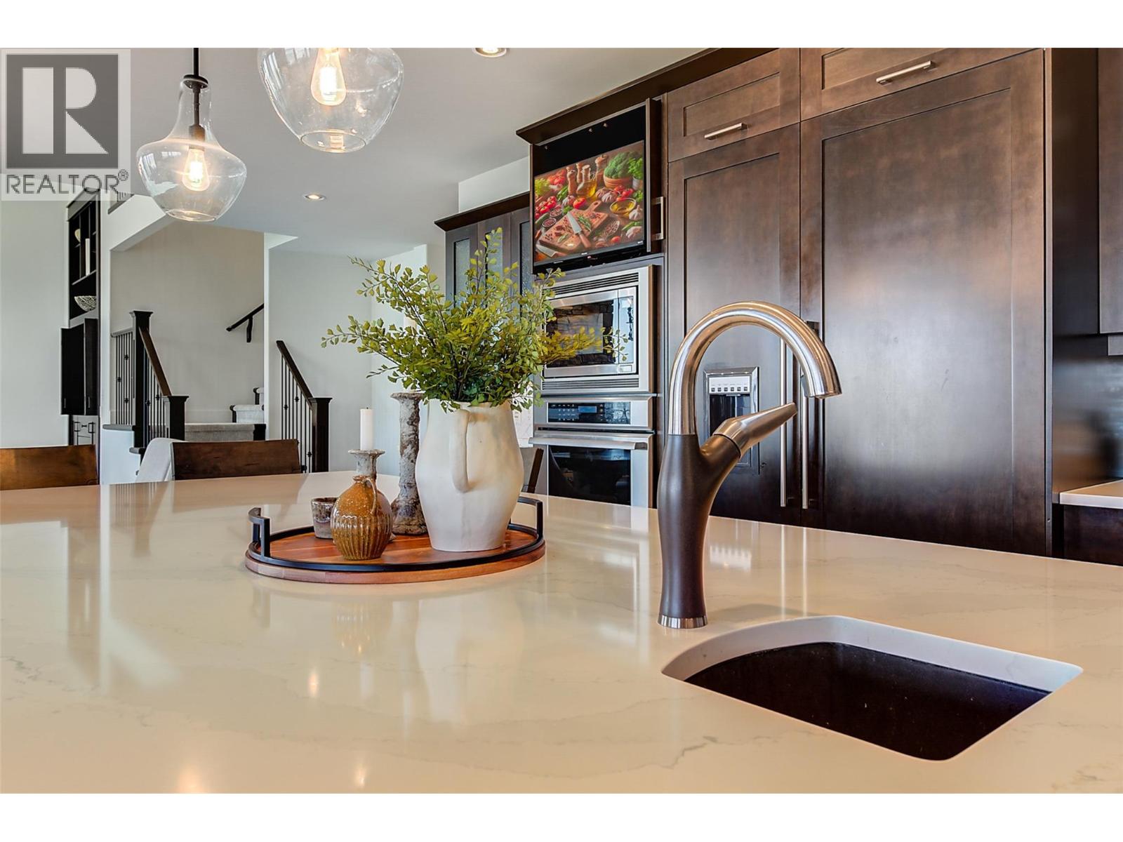  716 Kuipers Crescent, Kelowna