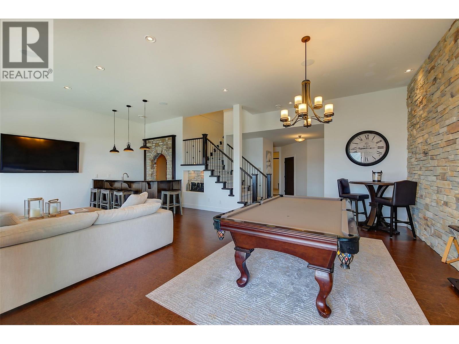  716 Kuipers Crescent, Kelowna