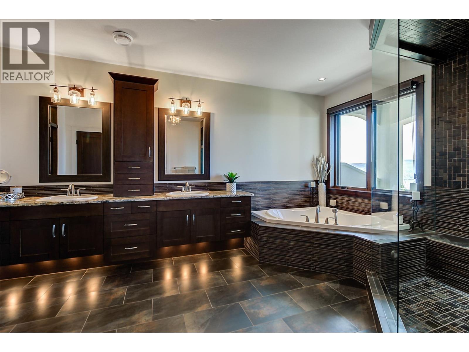  716 Kuipers Crescent, Kelowna