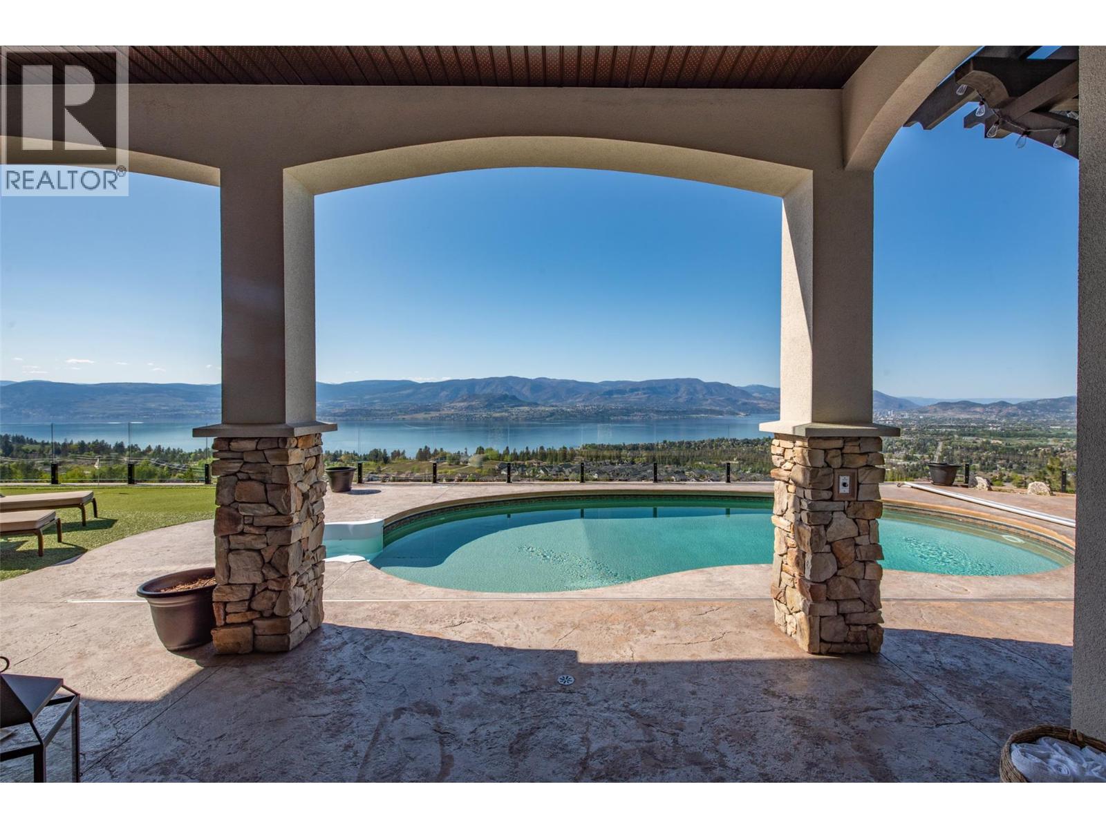  716 Kuipers Crescent, Kelowna