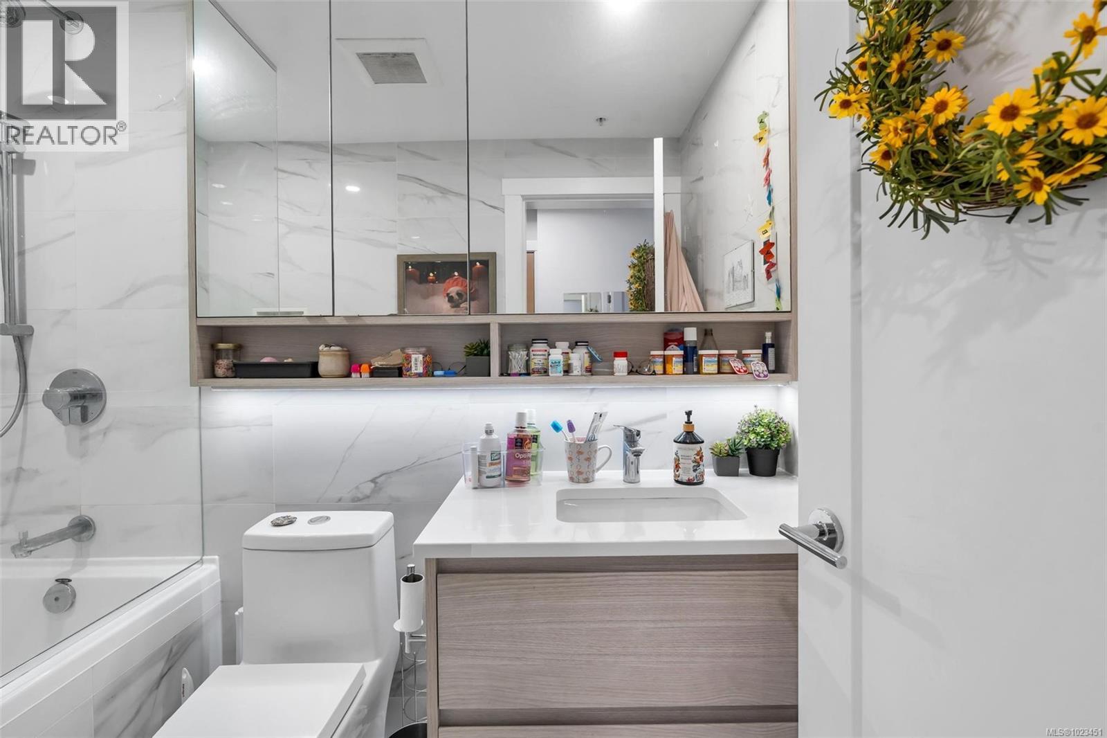 1104 777 Herald Street, Victoria