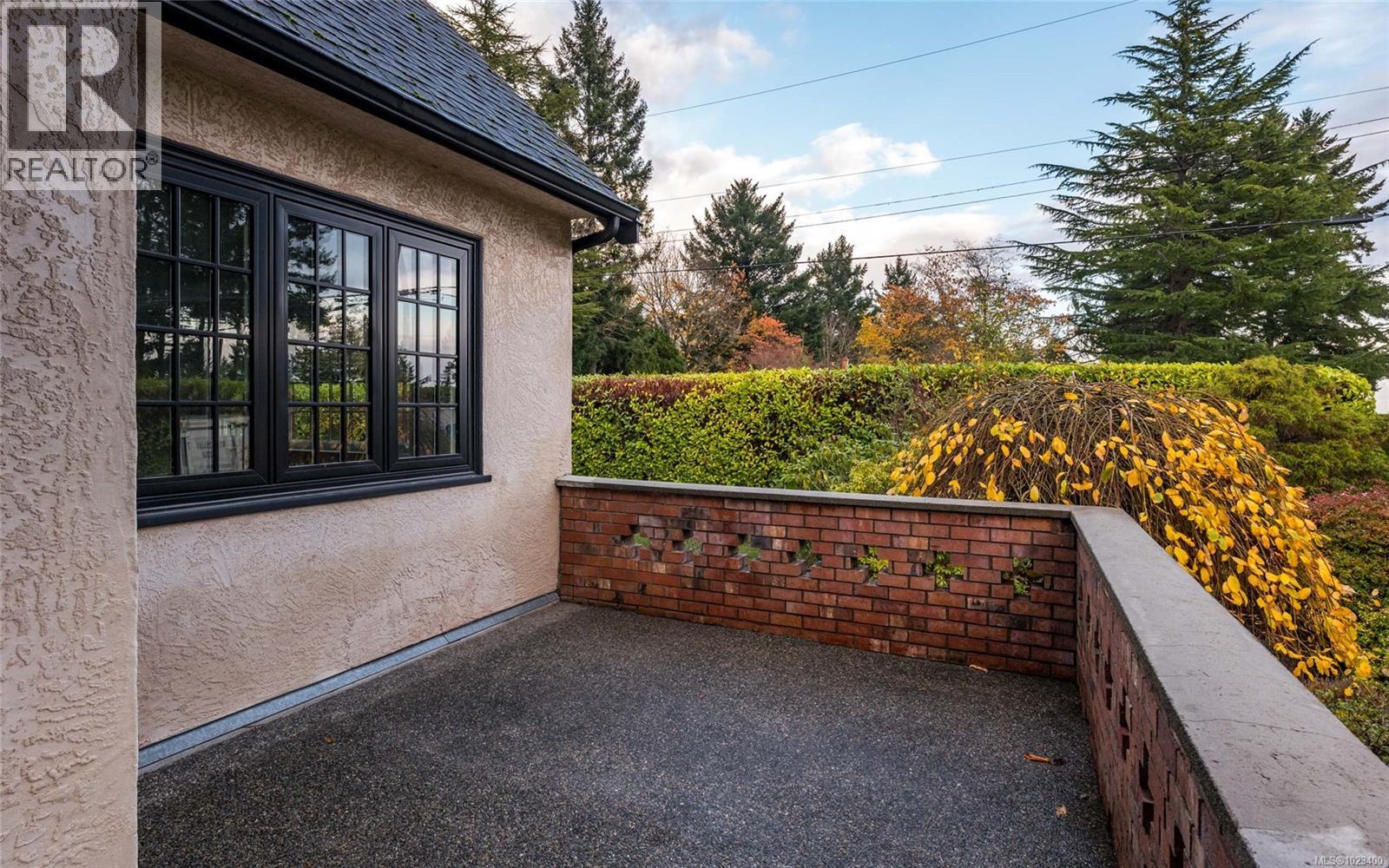  5208 Del Monte Avenue, Saanich