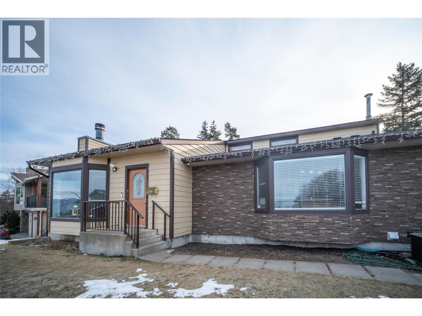 755 FLEMING Drive - 3