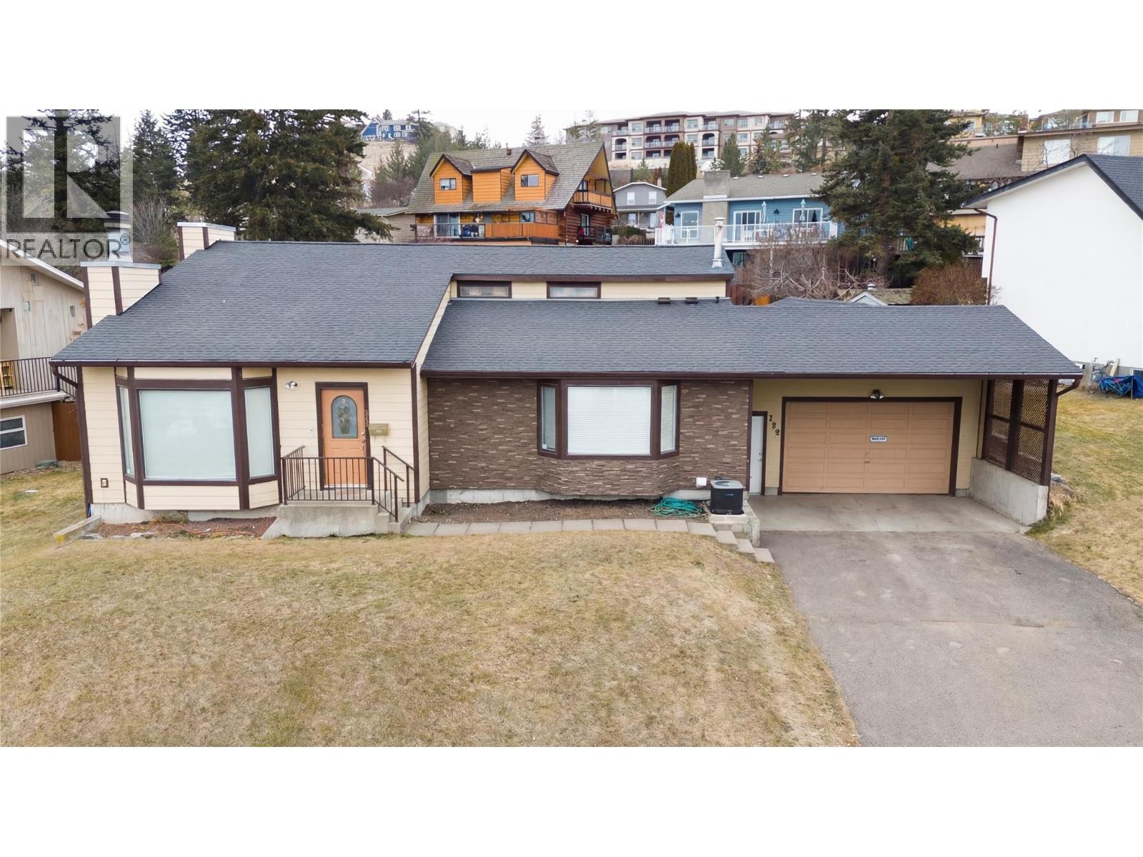 755 FLEMING Drive - 1