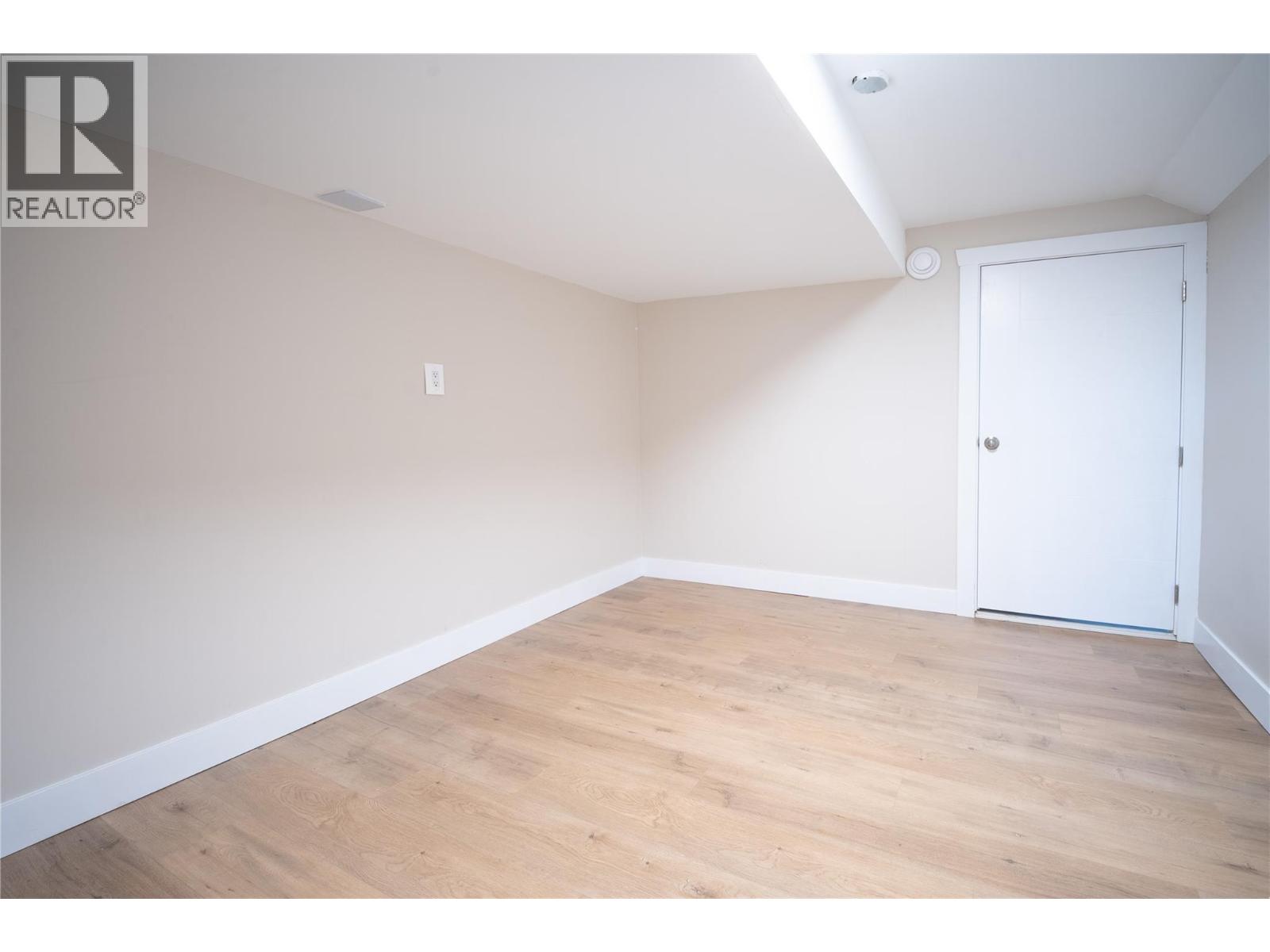 755 FLEMING Drive - 33