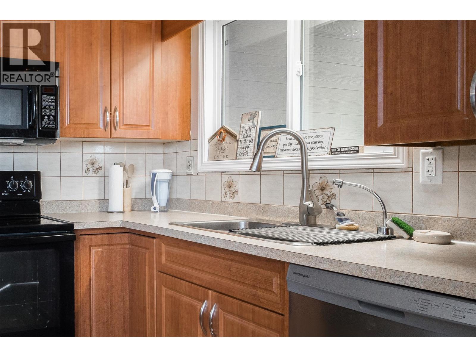 755 FLEMING Drive - 11