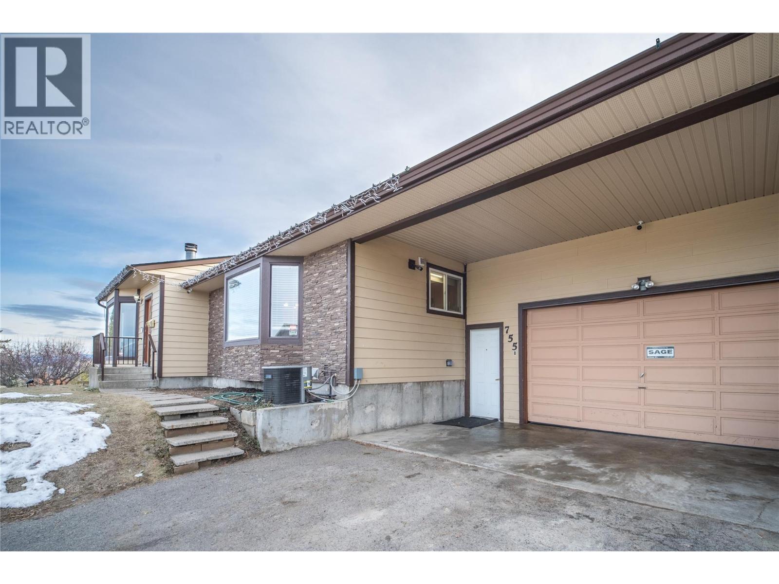 755 FLEMING Drive - 4