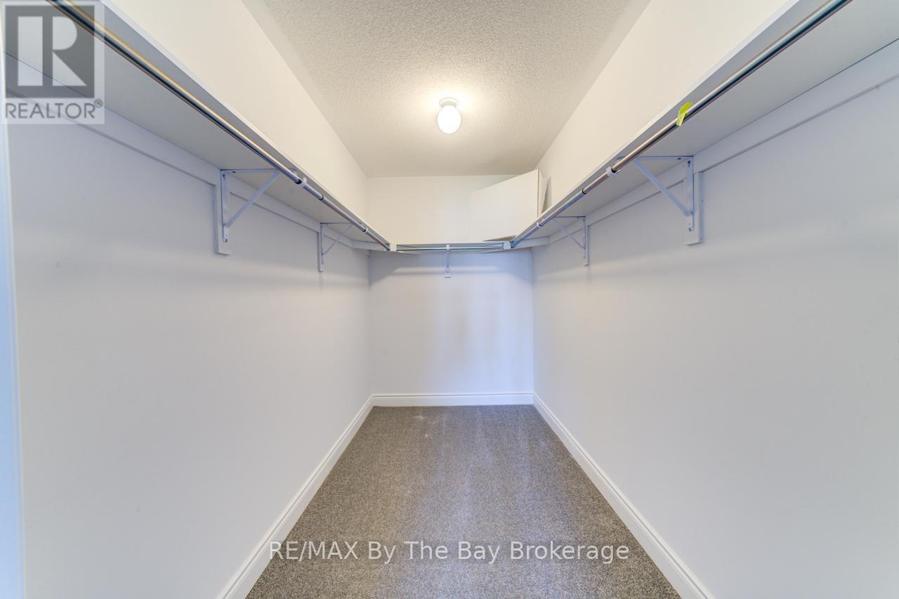 21 LISA STREET — photo 34