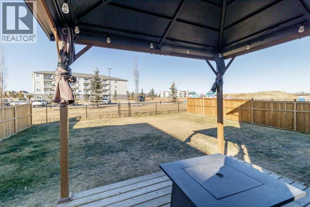 16 Trinity Street, Lacombe