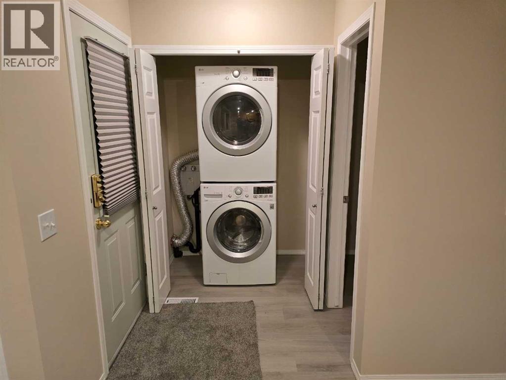 Single Family House for Sale in  Regal Park NE Renfrew Calgary 