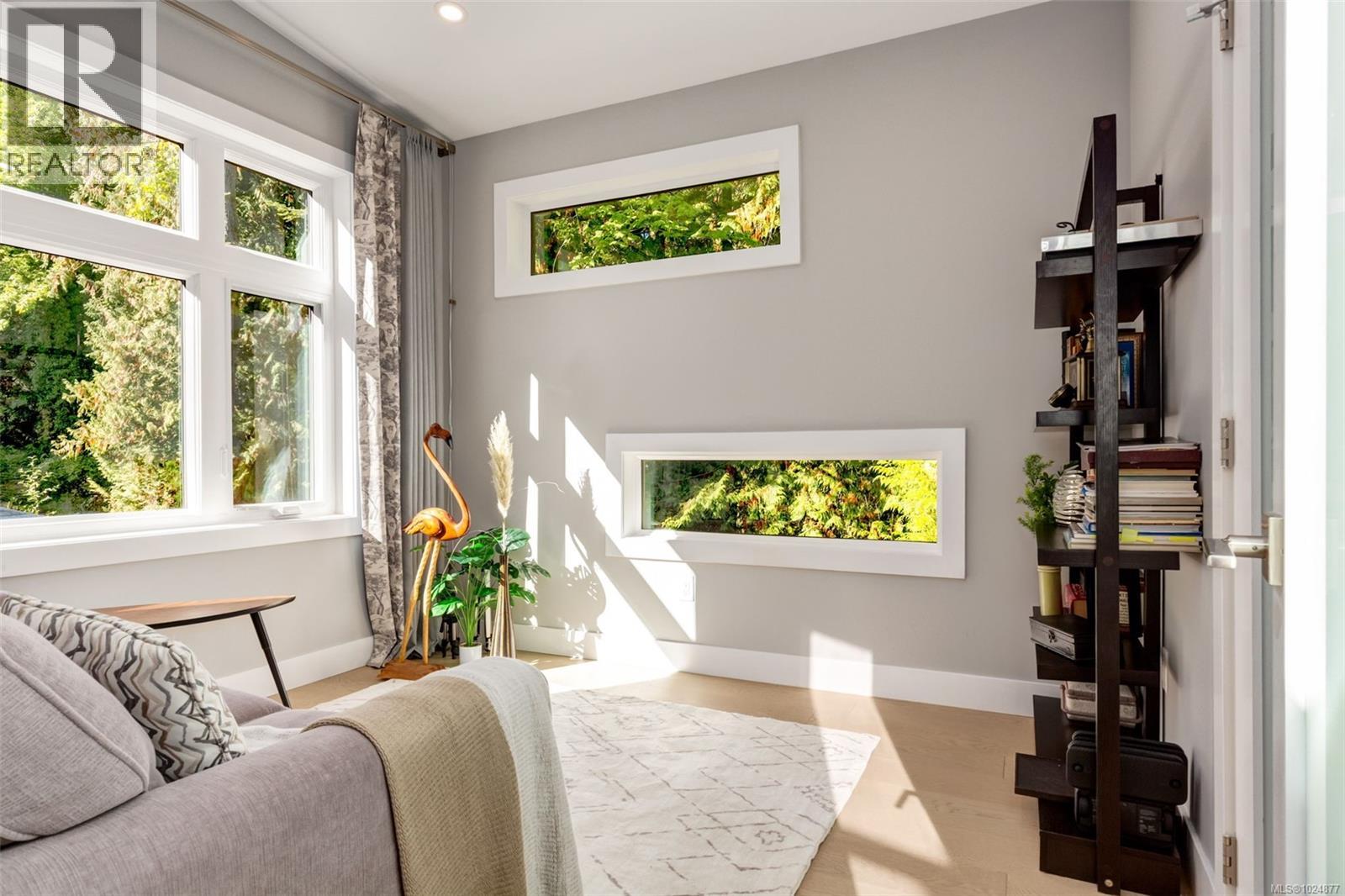 10333 Chemainus Rd, Saltair