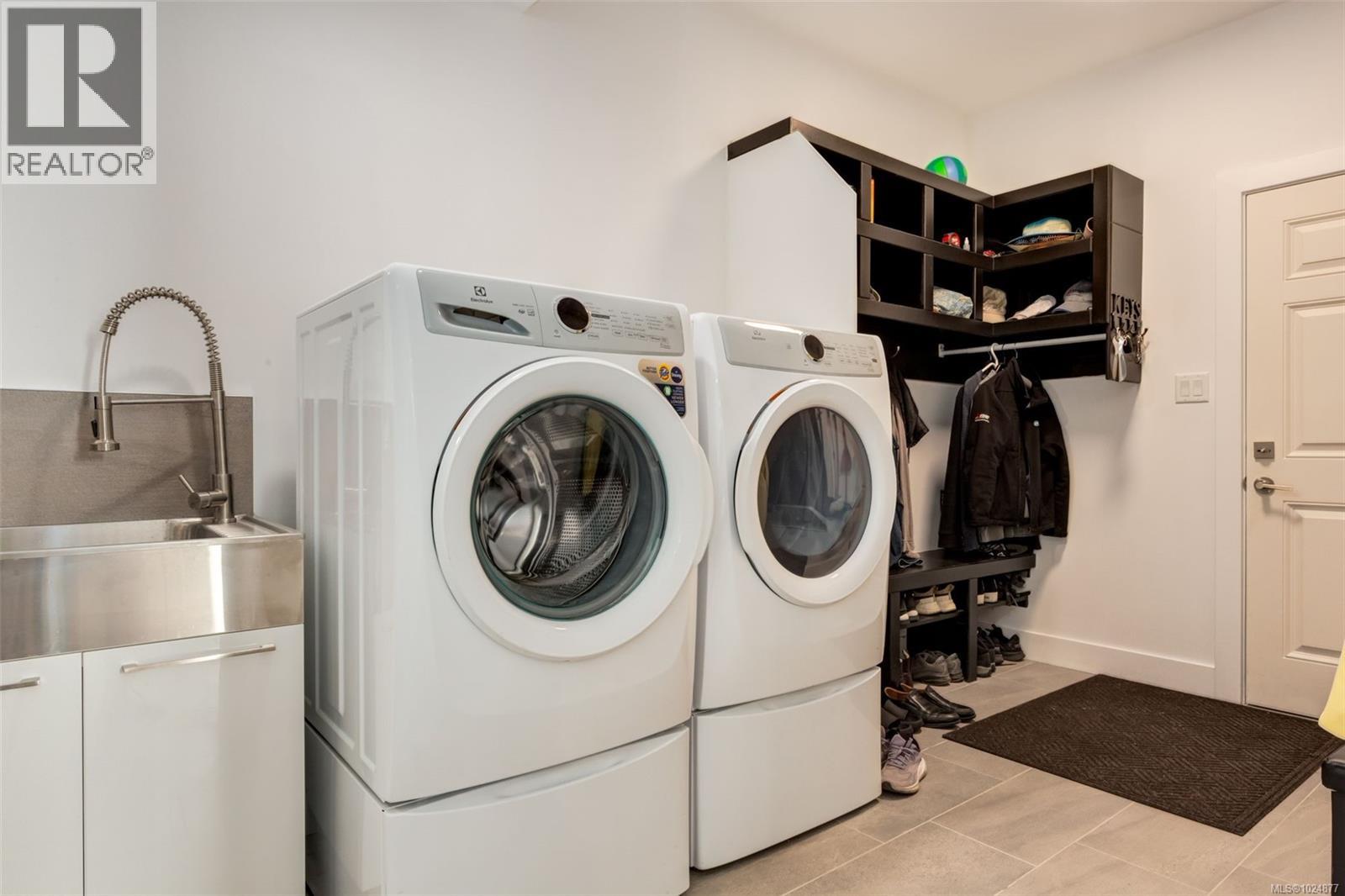 10333 Chemainus Rd, Saltair