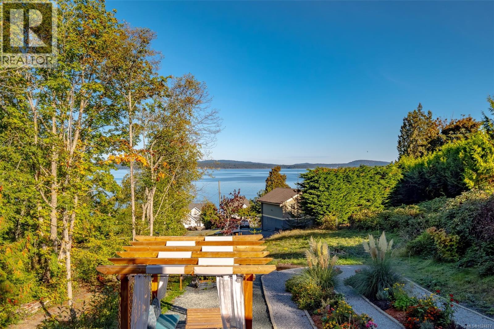 10333 Chemainus Rd, Saltair