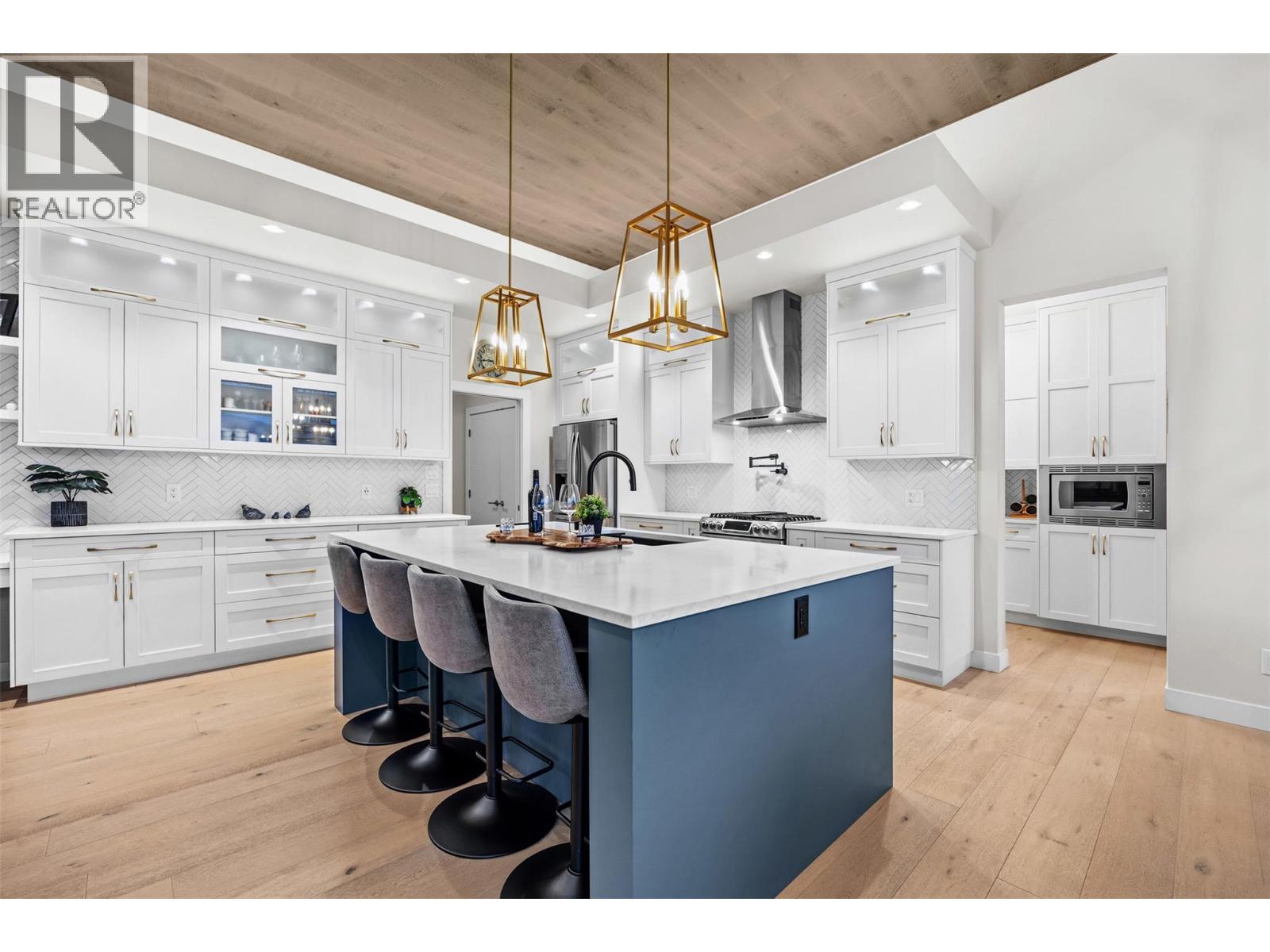  9438 Ledgestone Road, Lake Country