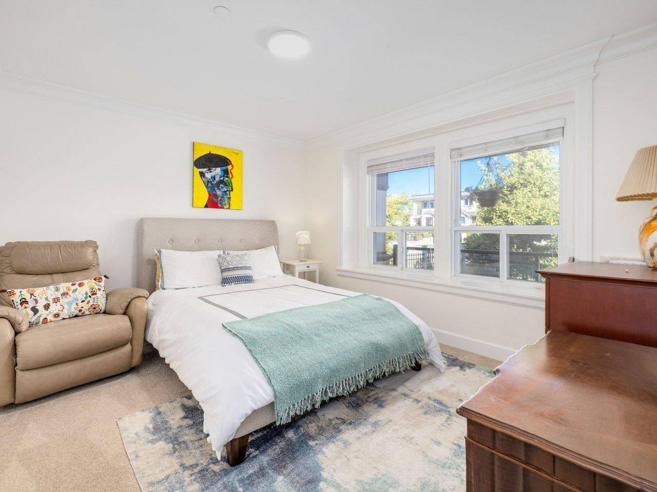 15354 ROYAL AVENUE, White Rock