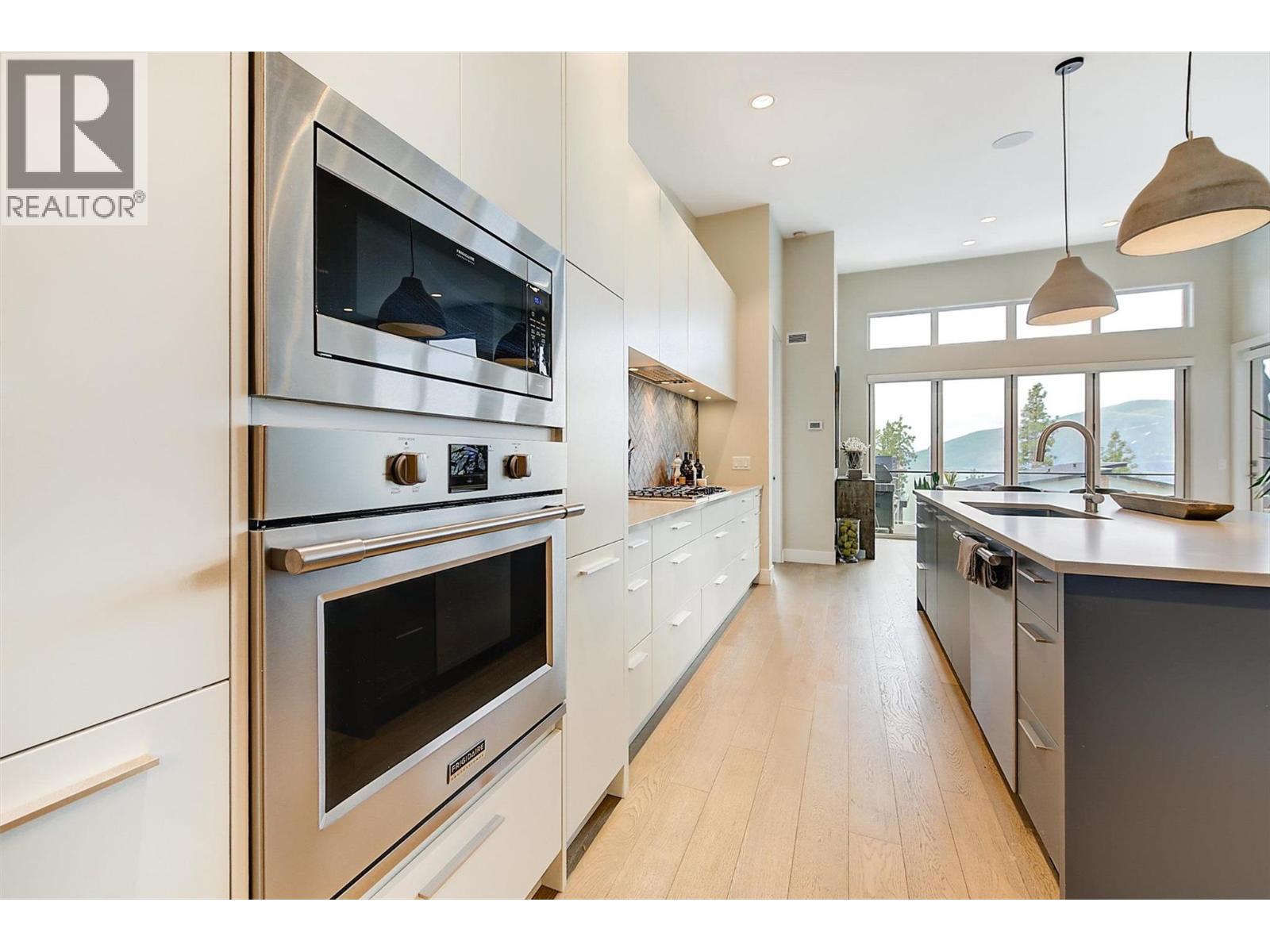  9728 Centrestone Crescent, Lake Country