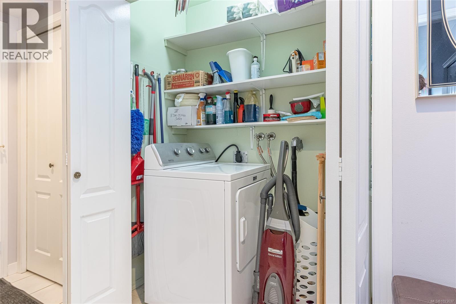 #305B 3000 Oak St - 30