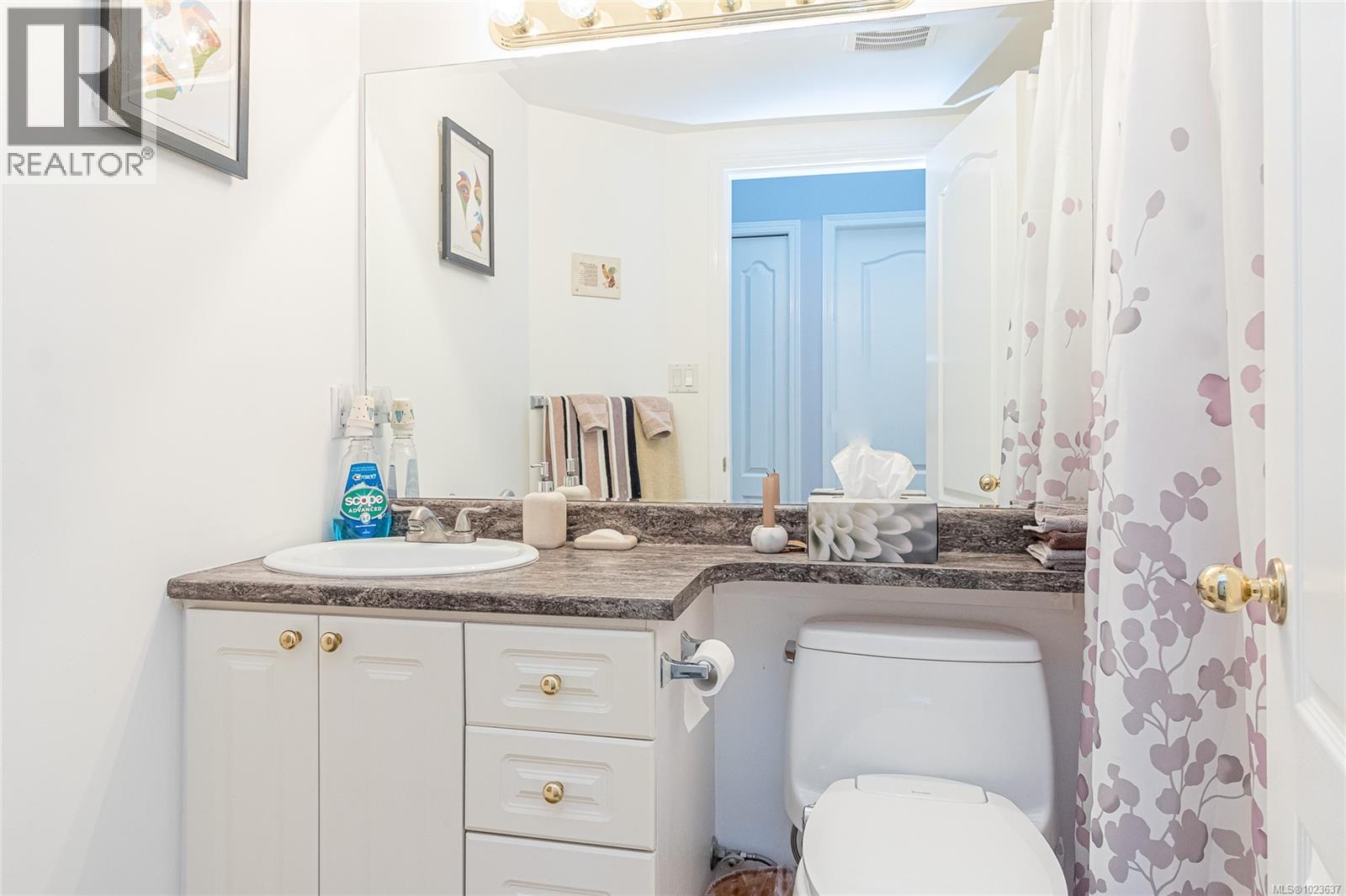 #305B 3000 Oak St - 29