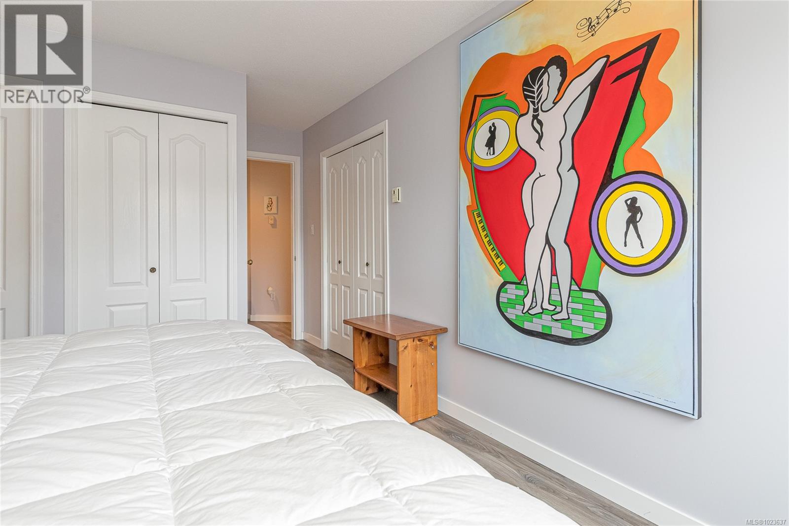 #305B 3000 Oak St - 24