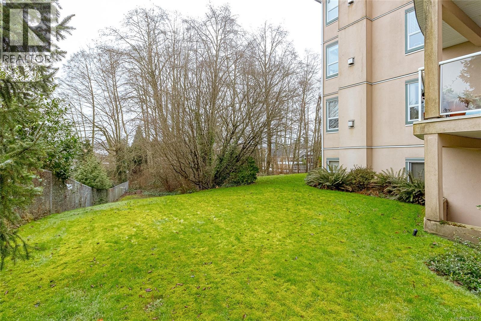 #305B 3000 Oak St - 37