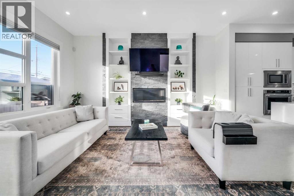 Single Family House for Sale in   Avenue NW Banff Trail Calgary 