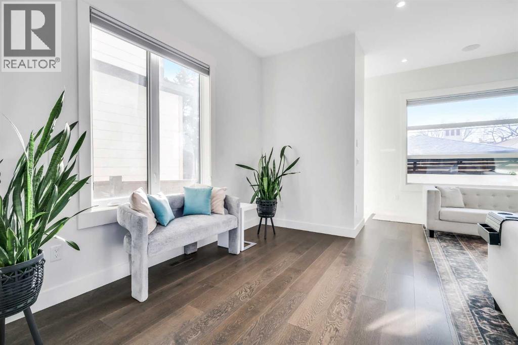 Single Family House for Sale in   Avenue NW Banff Trail Calgary 