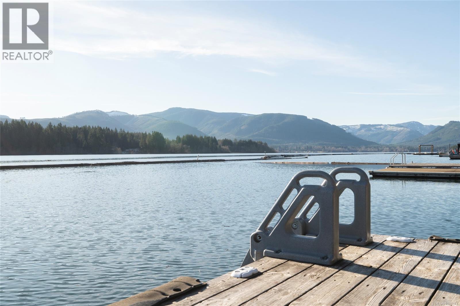 7342 Lakefront Pl, Lake Cowichan